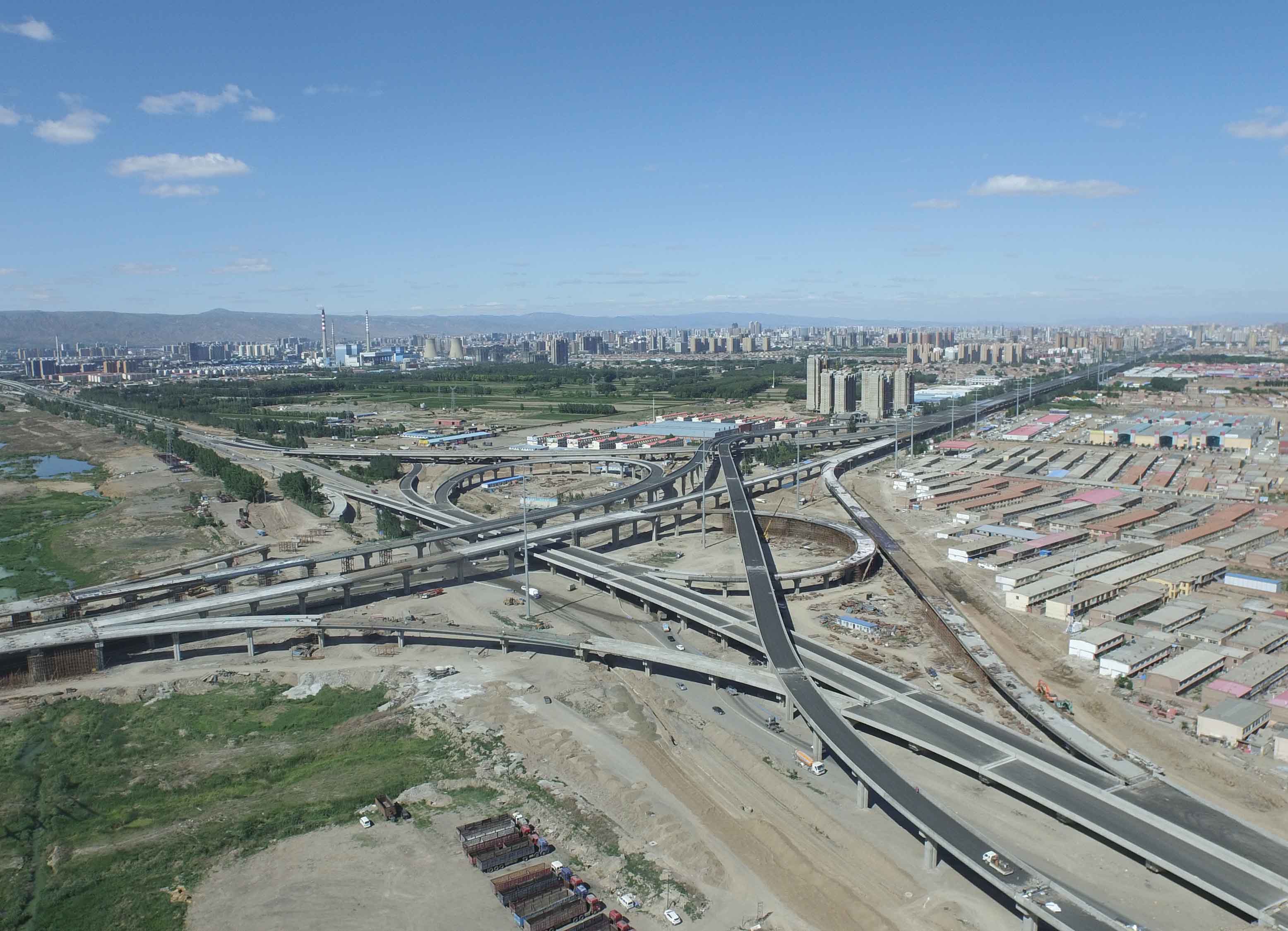 30.內蒙古呼和浩特西南二環(huán)互通立交橋.JPG